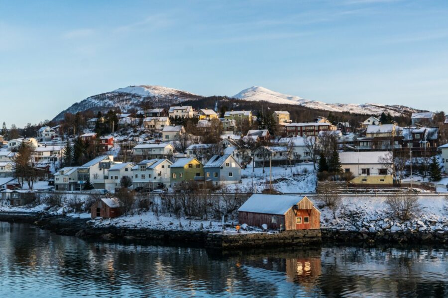 Bilde av et nabolag på vintertid